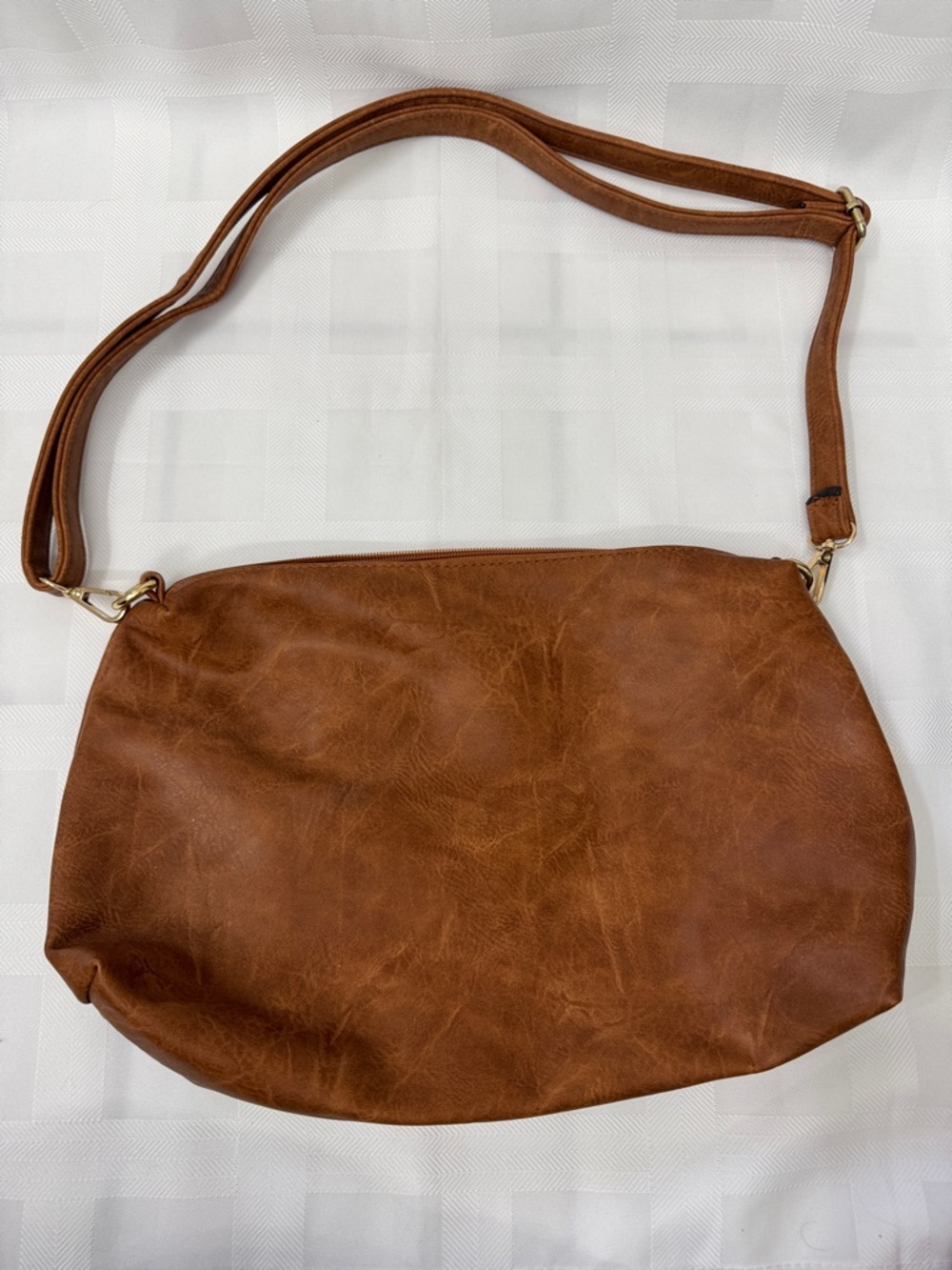 Classic Brown Crossbody Shoulder Bag with Adjustable Strap